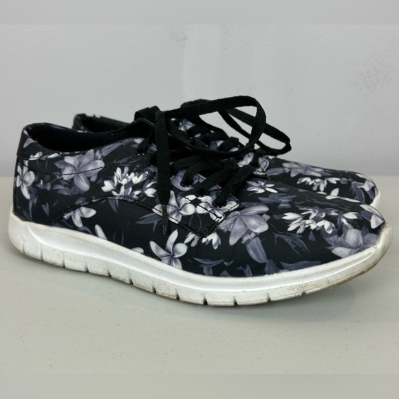 Just Fab Blossom Sneaker Shoes Black Floral Size 10 - Picture 2 of 7